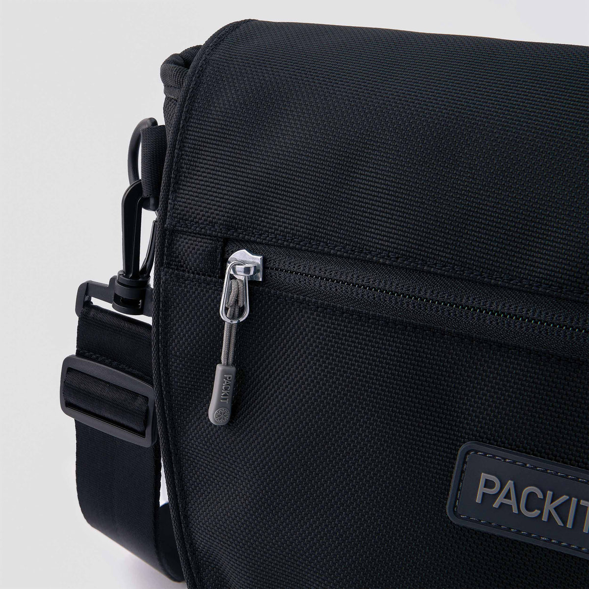 freezable-brooklyn-crossbody-p5 freezable-brooklyn-crossbody-black-ecofreeze-plus-zoom-zipper-pull.jpg