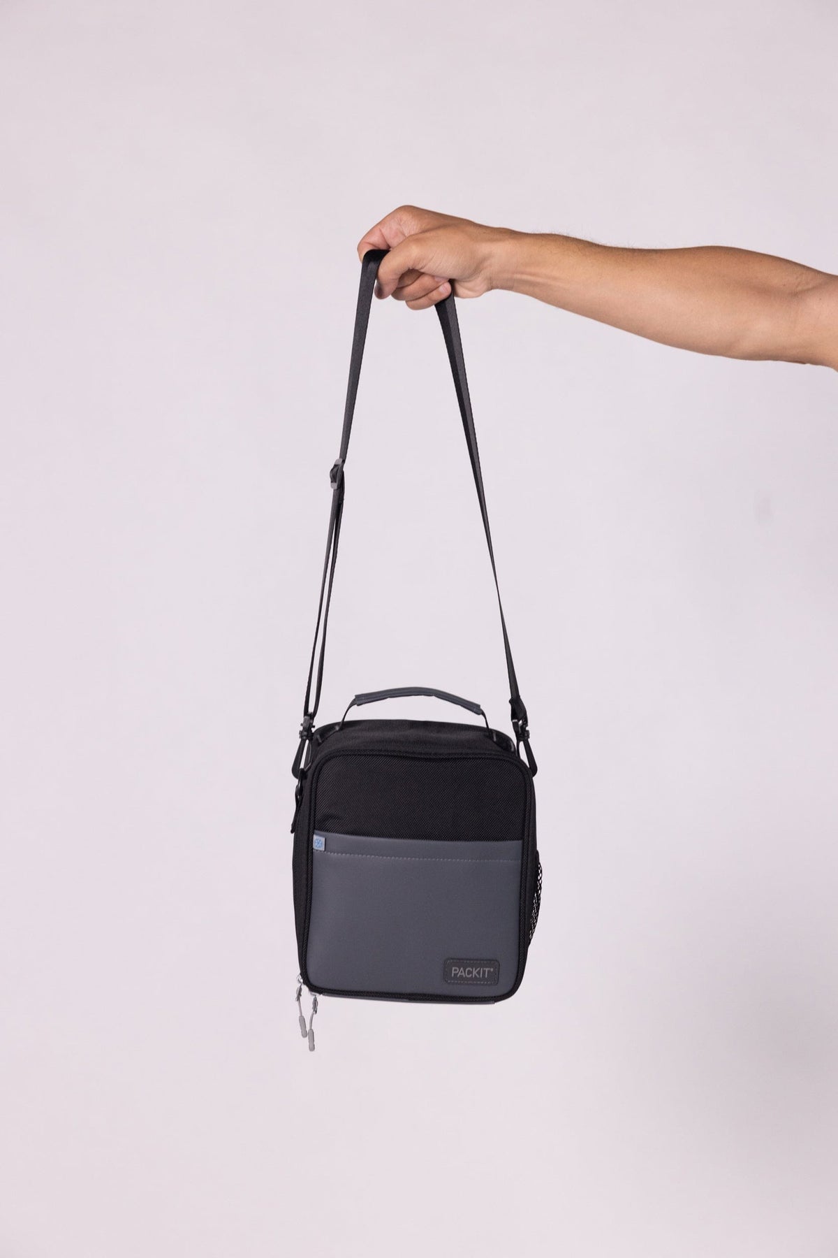 freezable-upright-lunch-box-l7 freezable-upright-lunch-box-black-gray-product-only_edit.jpg