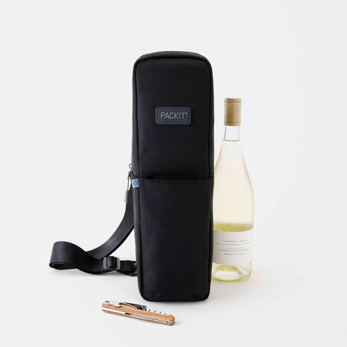 freezable-wine-carrier-y5 freezable-wine-carrier-black-ecofreeze-plus-front-with-wine.jpg