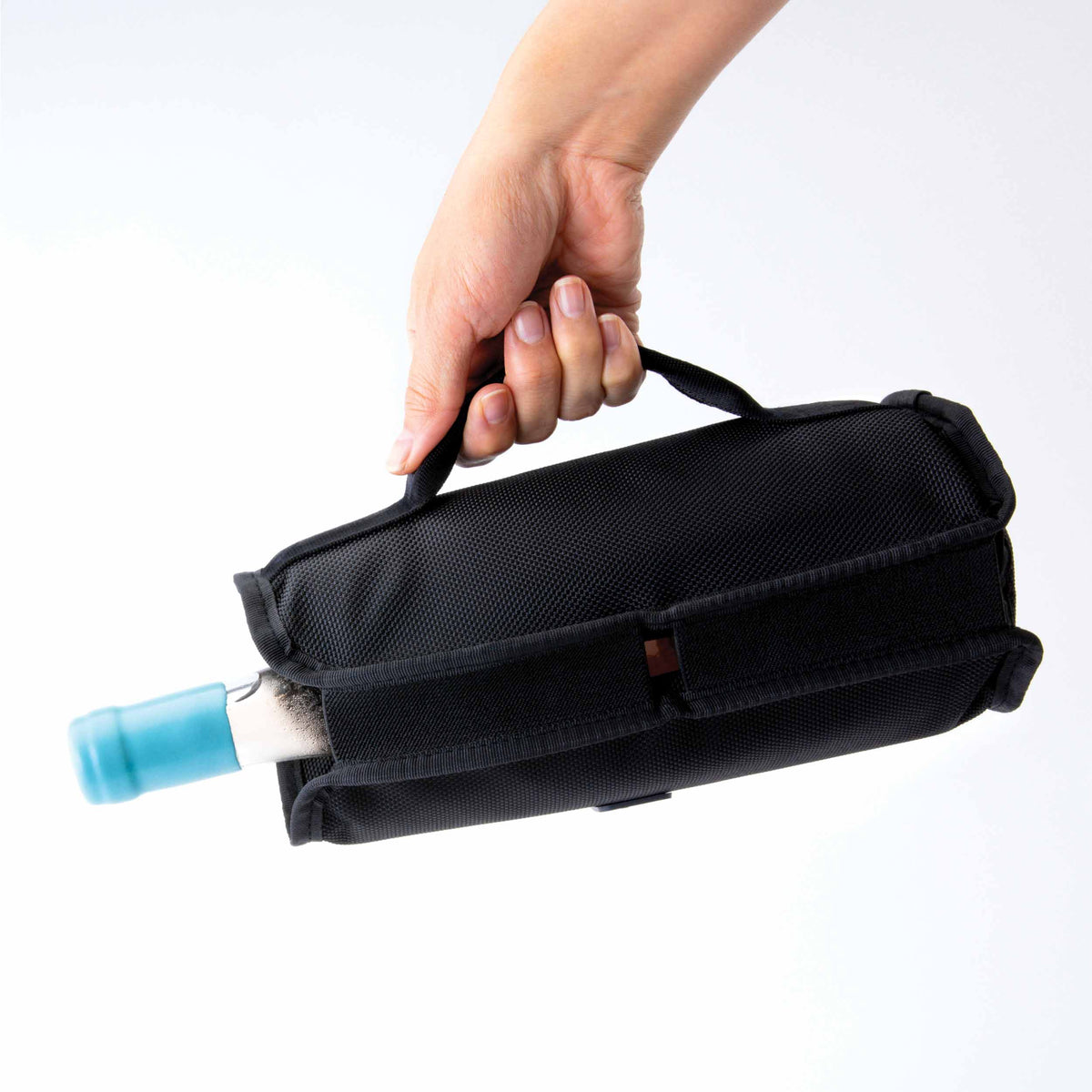 freezable-wine-cooler-u8 freezable-wine-cooler-black-pouring-with-handle.jpg
